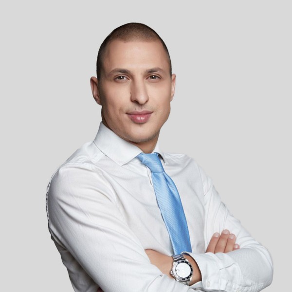 Антонио Банов