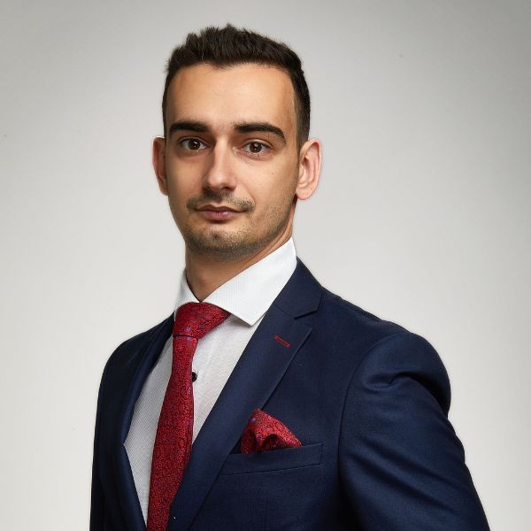 Иван Козаров