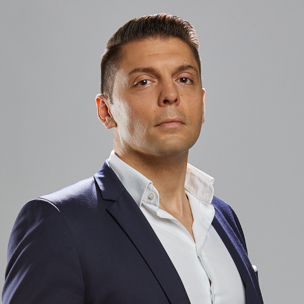 Илия Василев