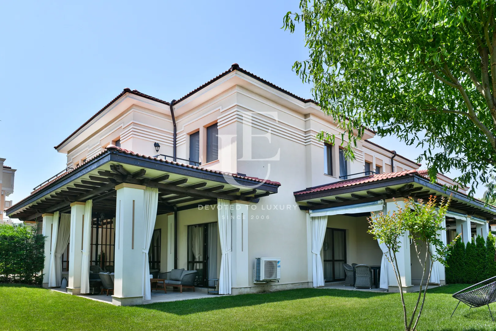Main photo
