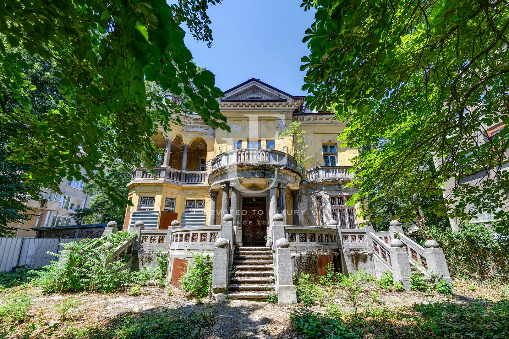 Main photo