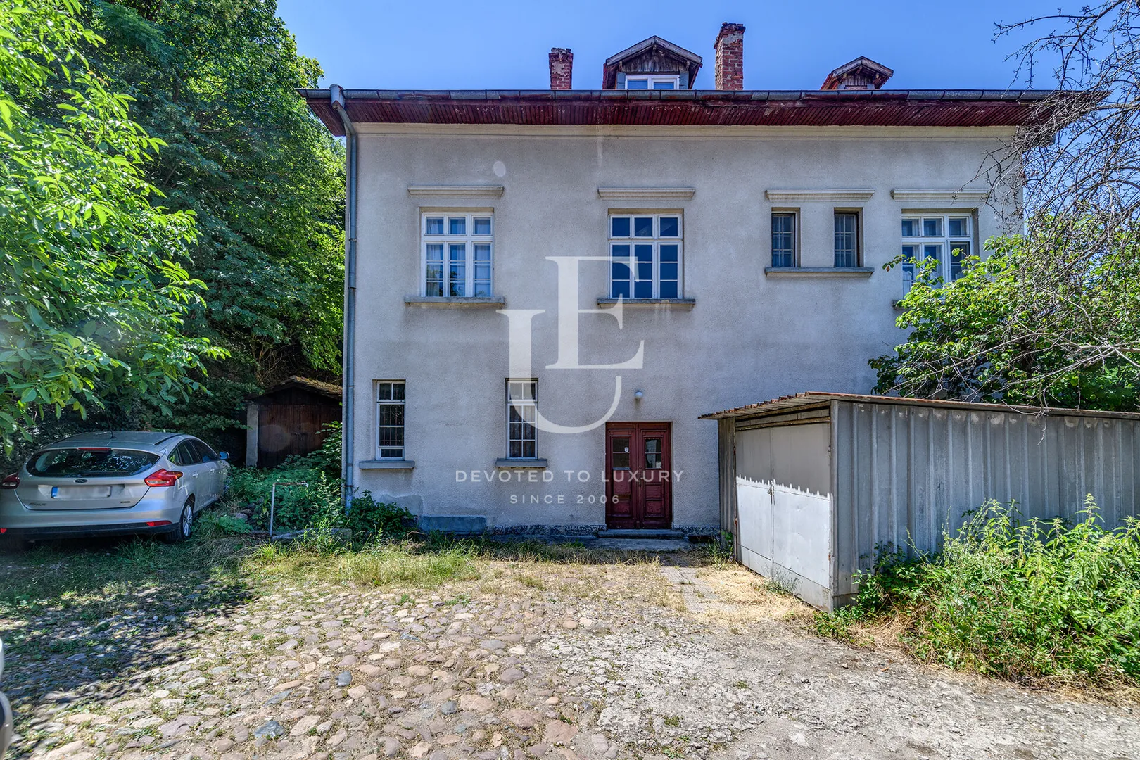 Main photo