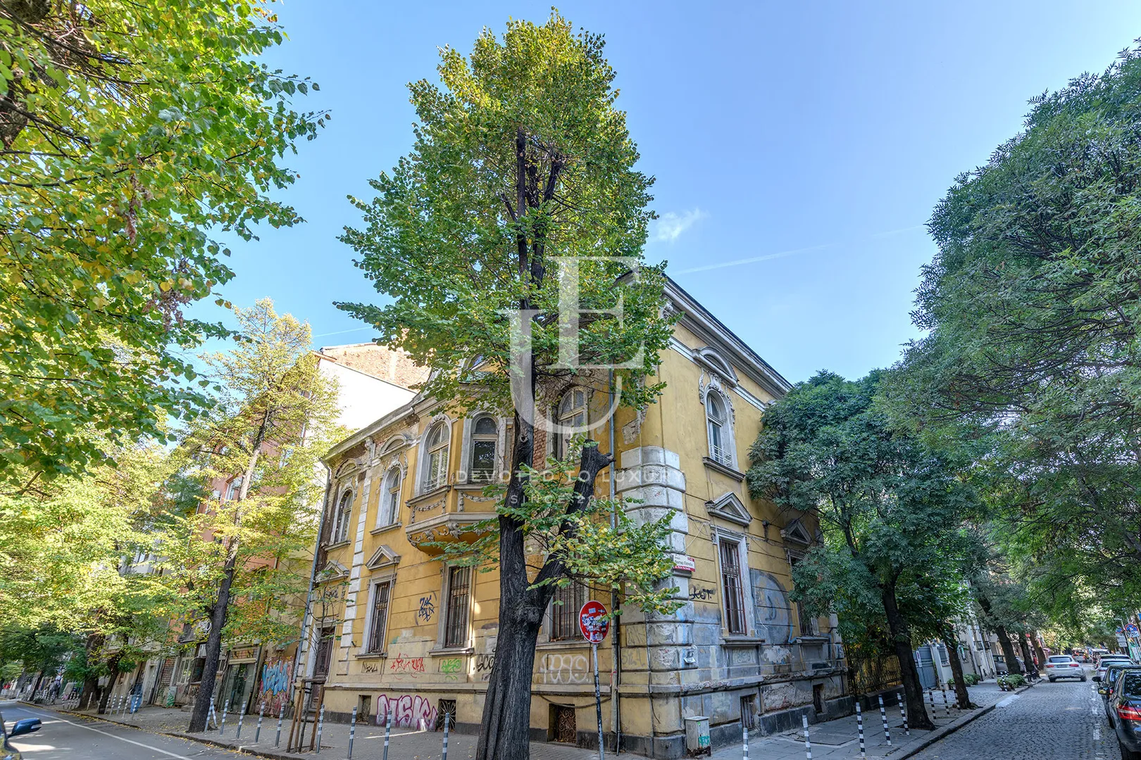 Main photo