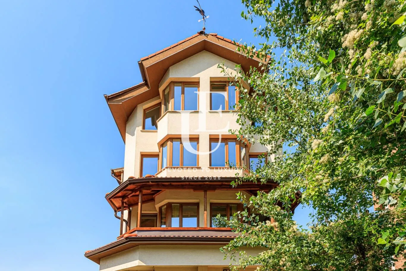 Main photo