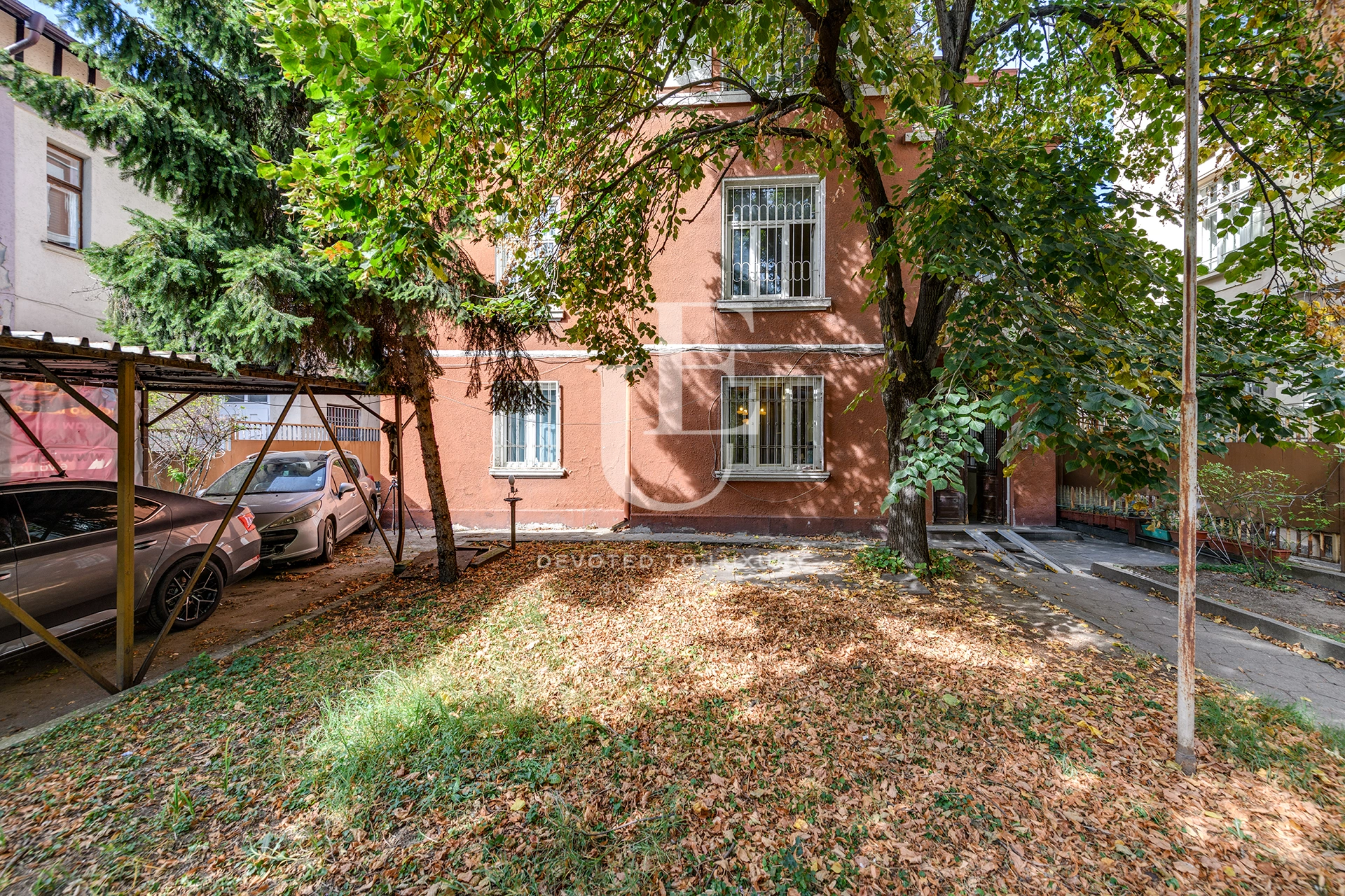 Main photo